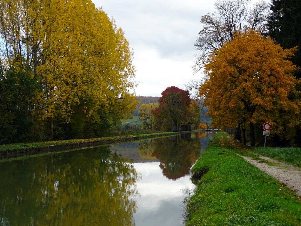Burgundy-canal lock 11 - 12