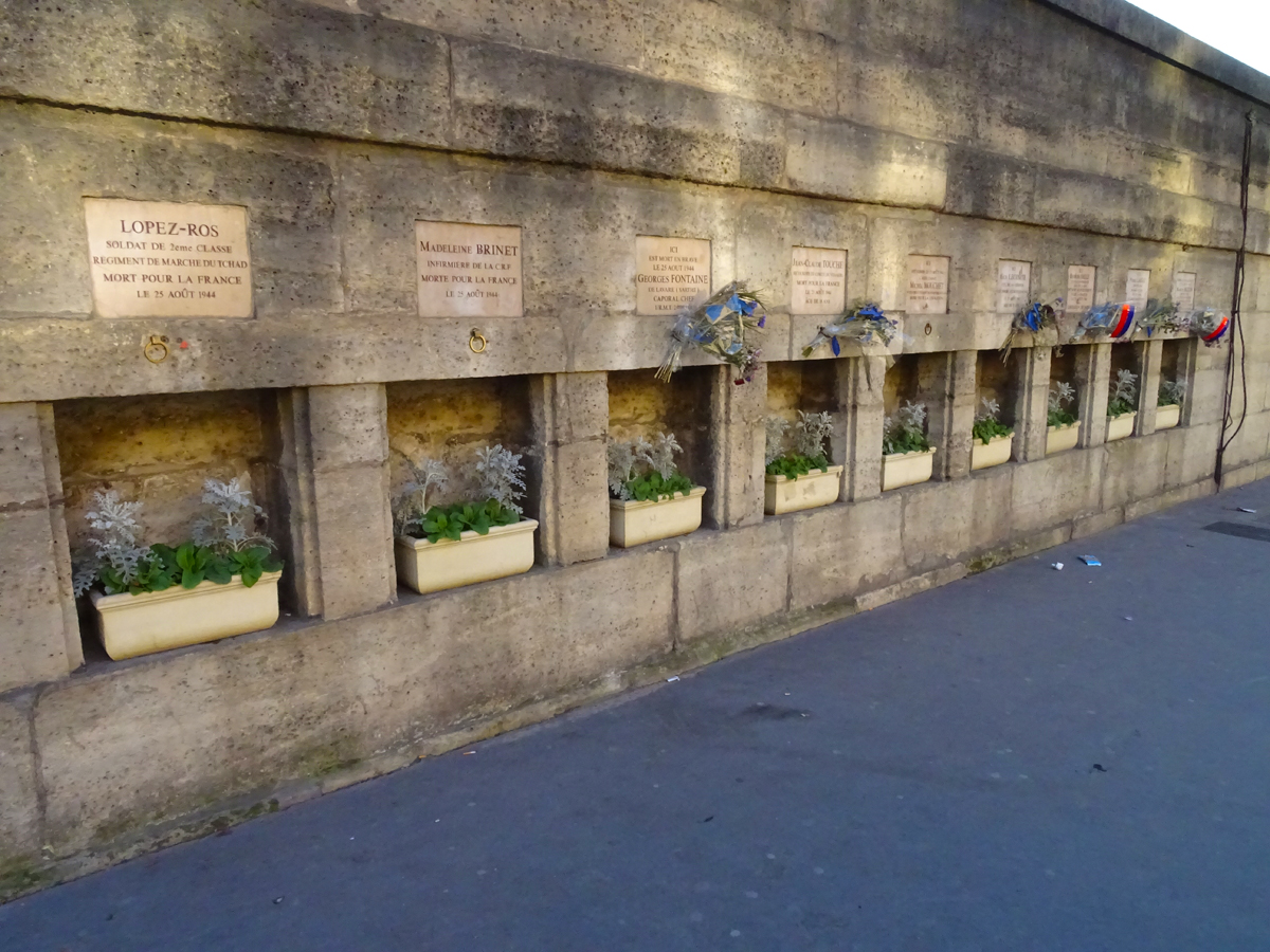 Rue Rivoli War memorial 25 August 1944