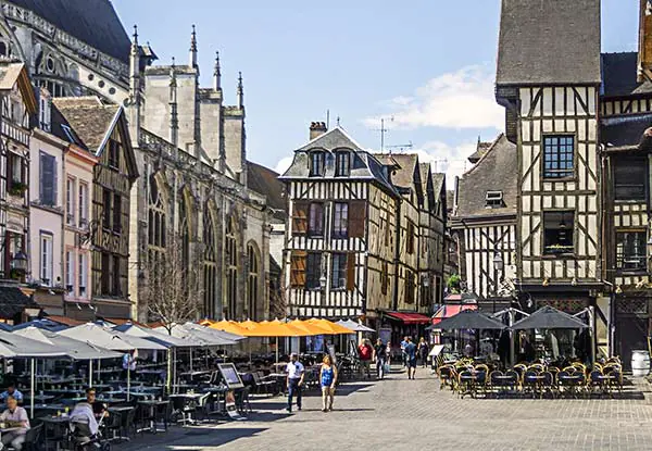 Troyes market place